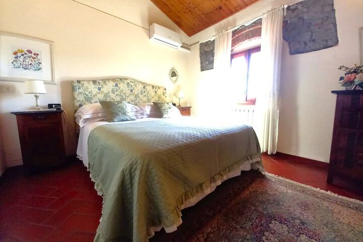 Room 3 of 18