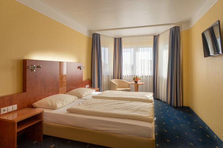 Room 22 of 74