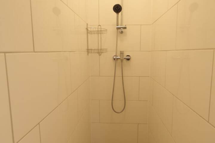 Room 62 of 76