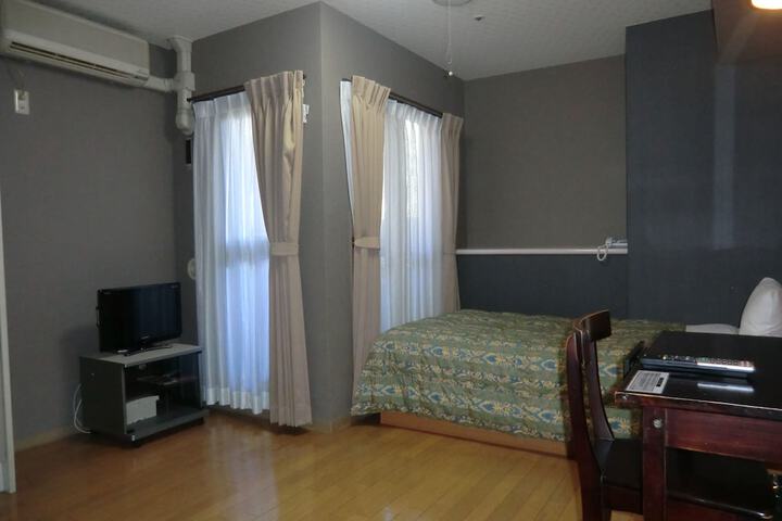 Room 18 of 50