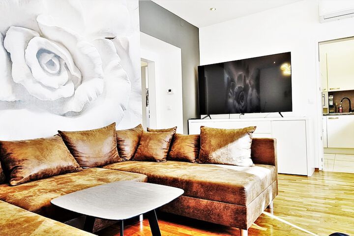 Room 27 of 35