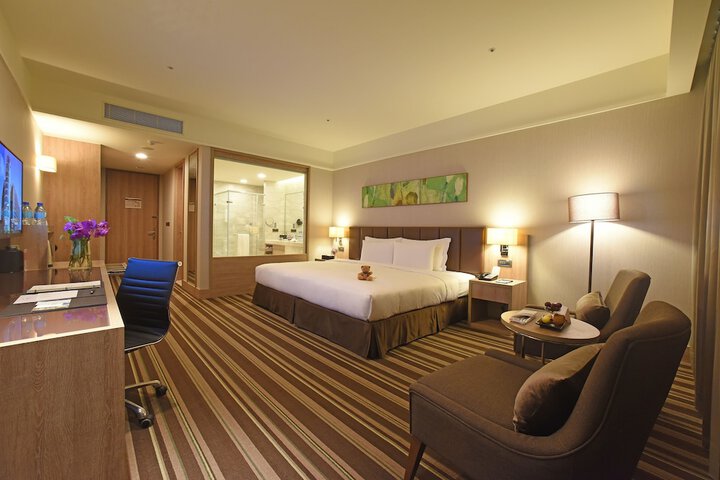 Room 16 of 83