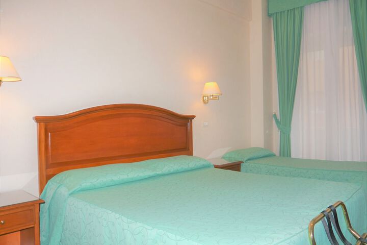 Room 27 of 201