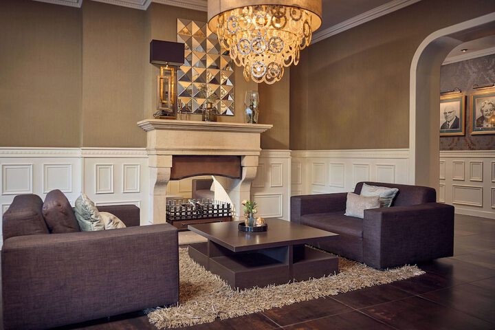 Entrance & Lobby