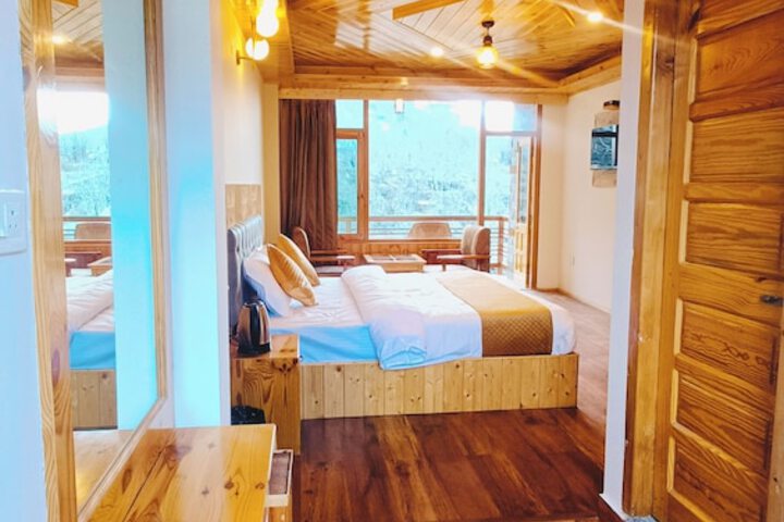 Room 8 of 15