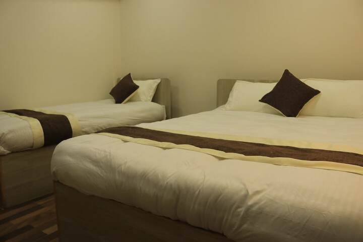 Room 5 of 12