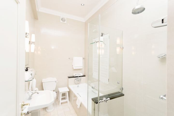 Clean Restrooms