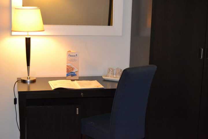 Room 16 of 52