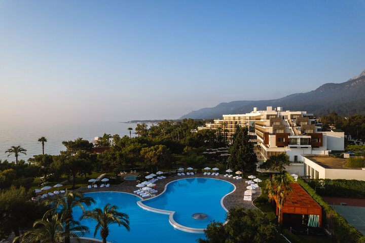 Pool 44 of 115