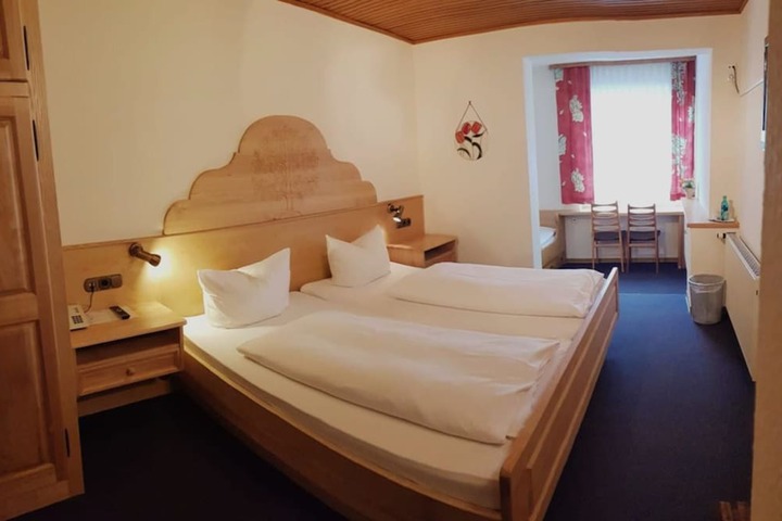 Room 7 of 30
