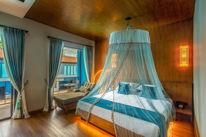 Room 9 of 36