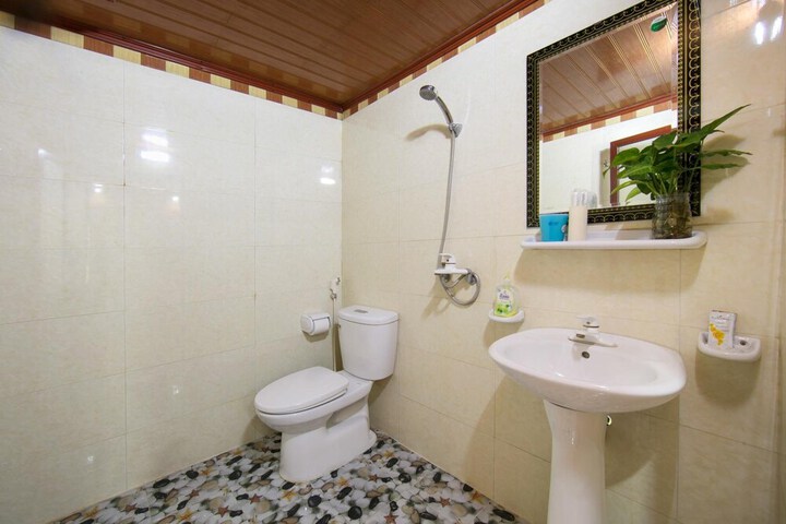 Room 35 of 127