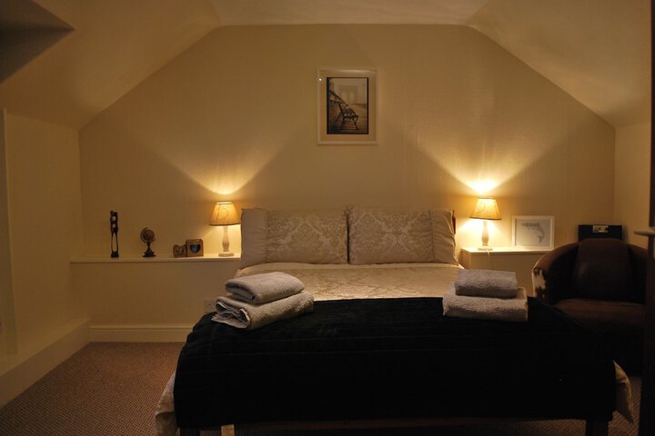 Room 4 of 17