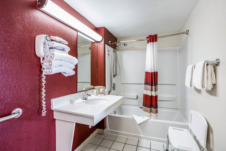 Room 15 of 28