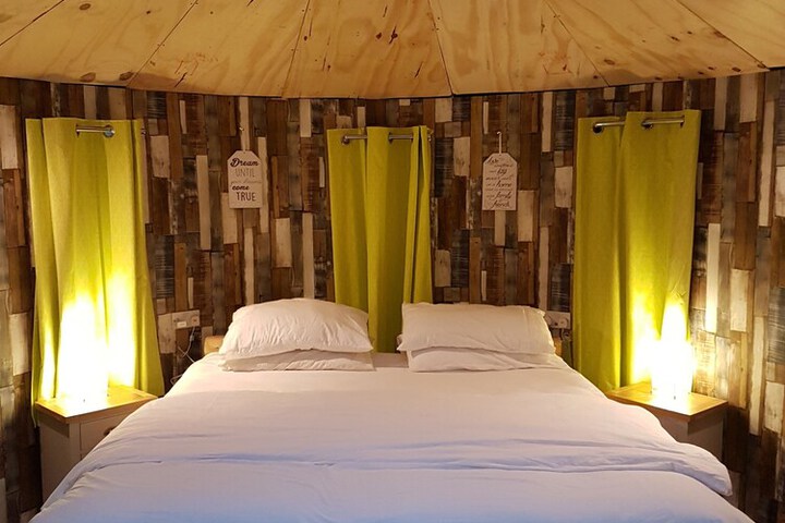 Room 4 of 10