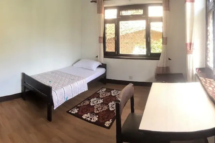 Room 10 of 10