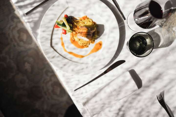 Dining 35 of 46