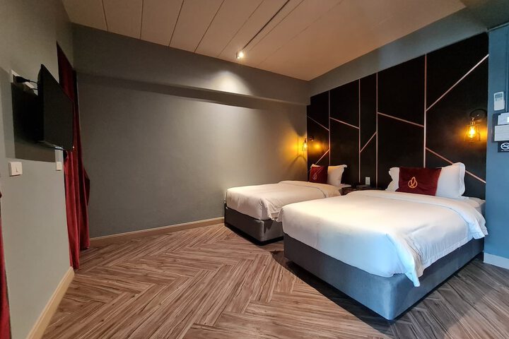 Room 22 of 48