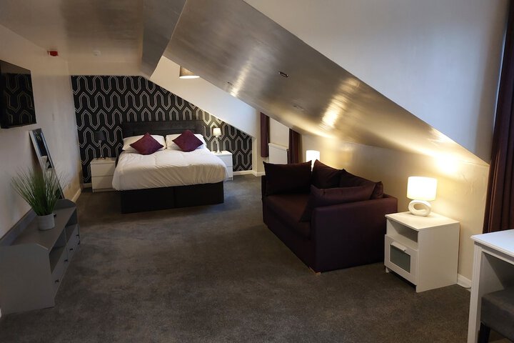 Room 5 of 13