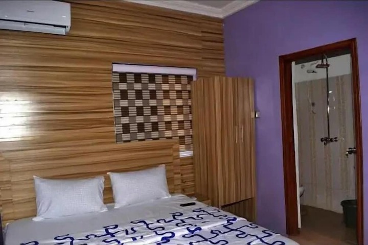Room 7 of 43