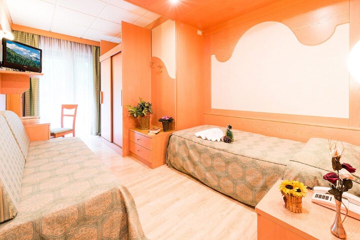 Room 19 of 50