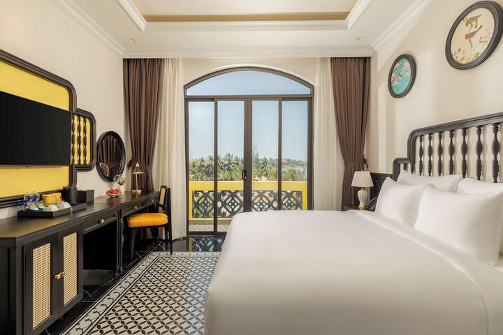 Room 28 of 107