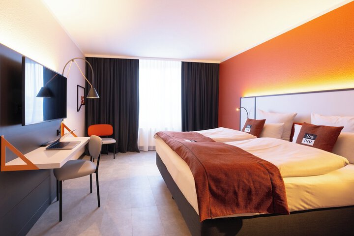 Room 16 of 110