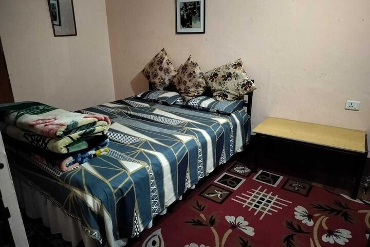 Room 43 of 77