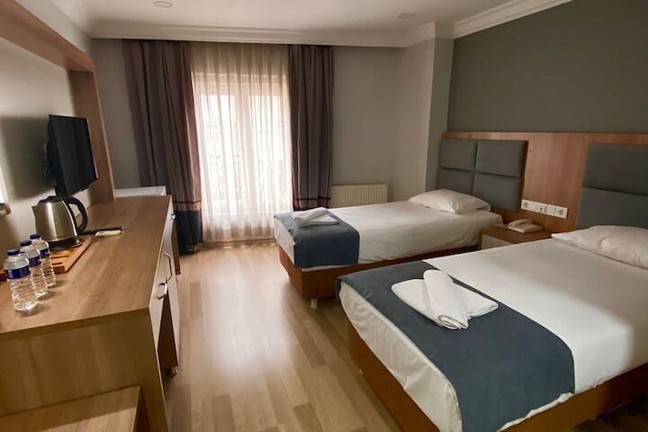 Room 5 of 27