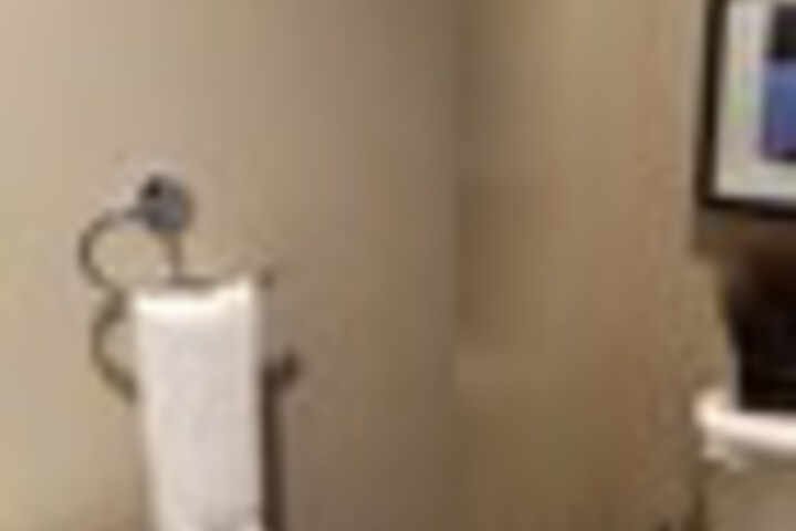 Room 122 of 828