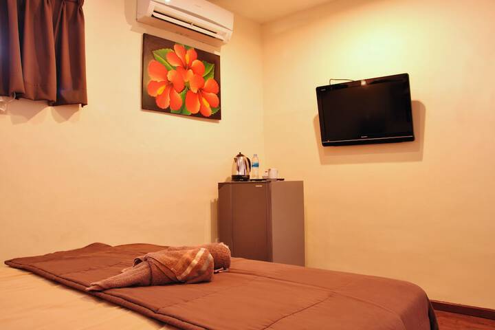 Room 6 of 30