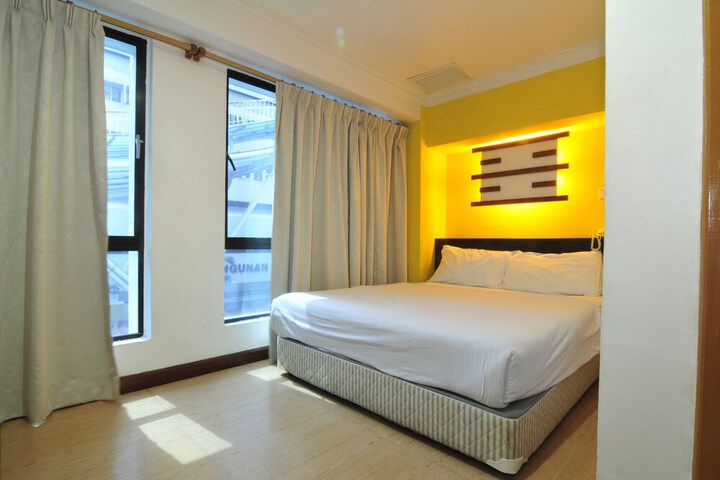 Room 26 of 47