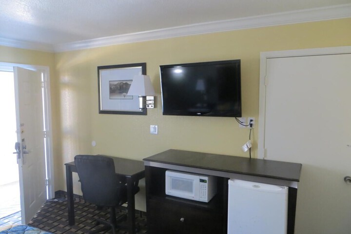 Room 5 of 26