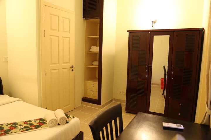 Room 8 of 50