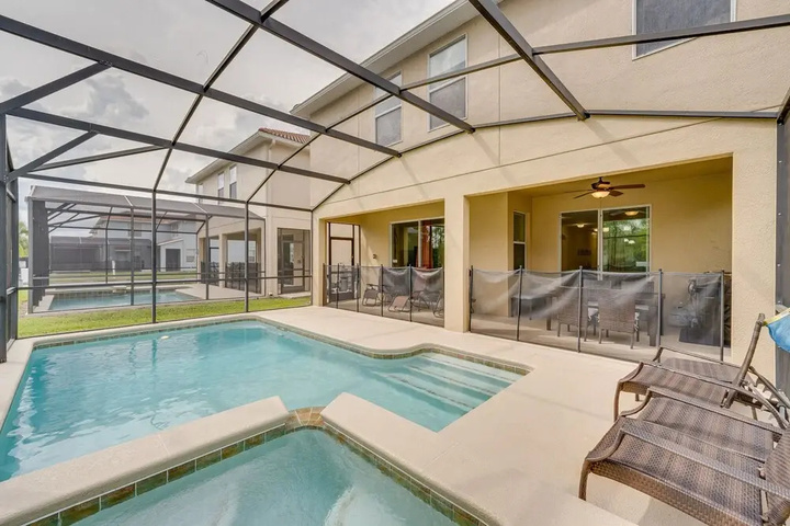 Pool 11 of 18