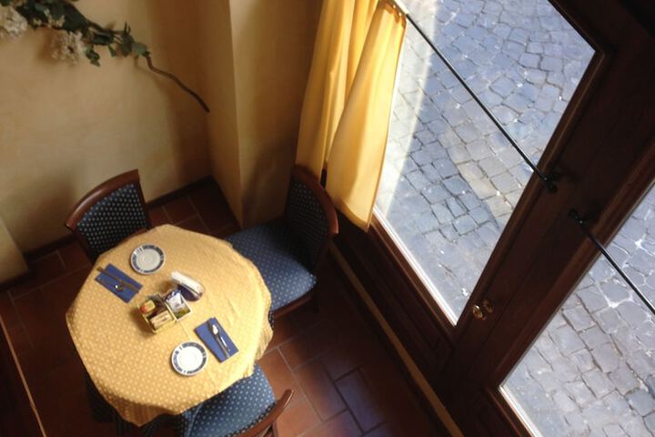 Breakfast/Coffee Service 84 of 142