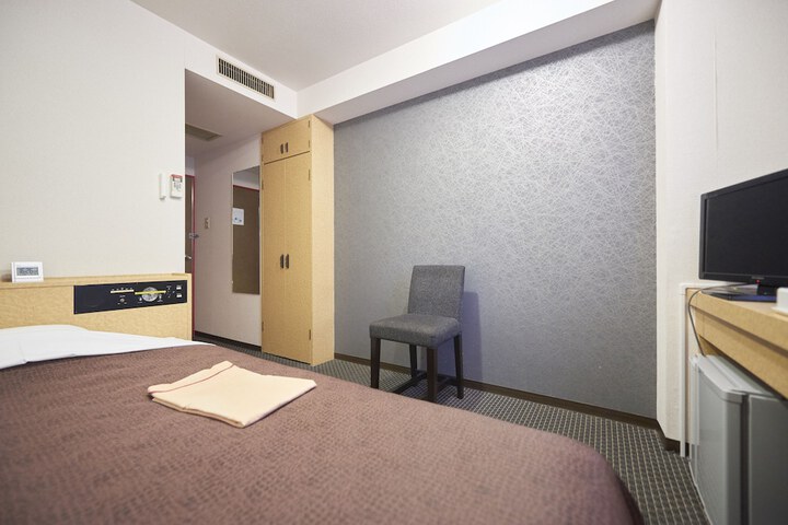 Room 8 of 31