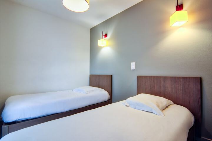 Room 6 of 36