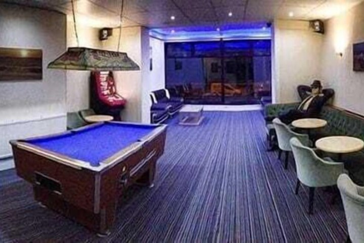 Lounge 50 of 51