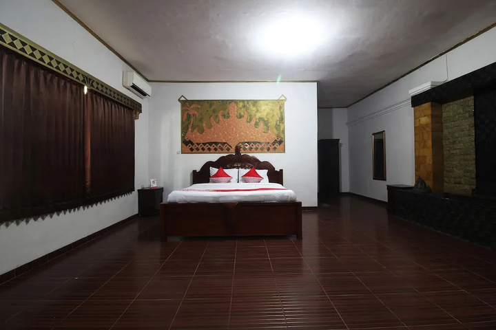 Room 7 of 13