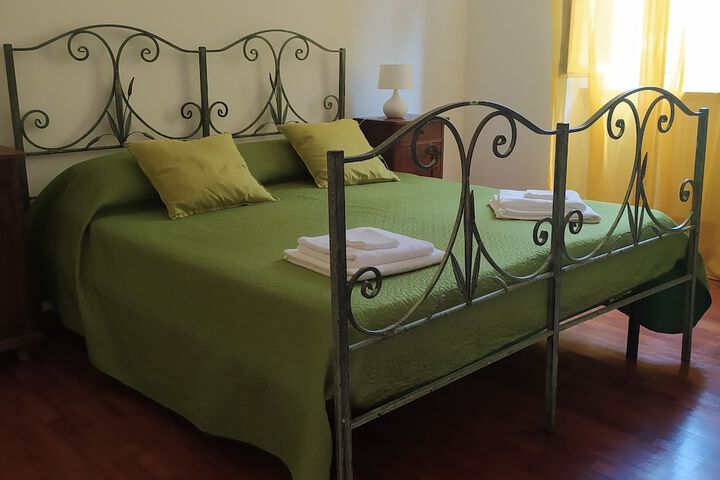 Room 4 of 24