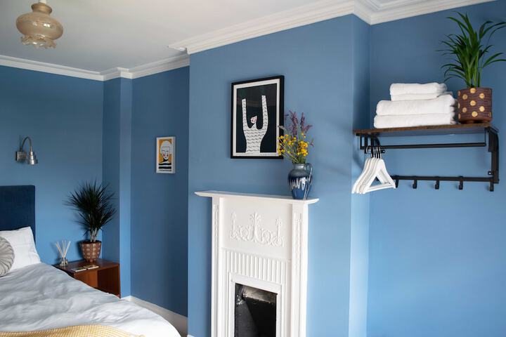 Room 15 of 103