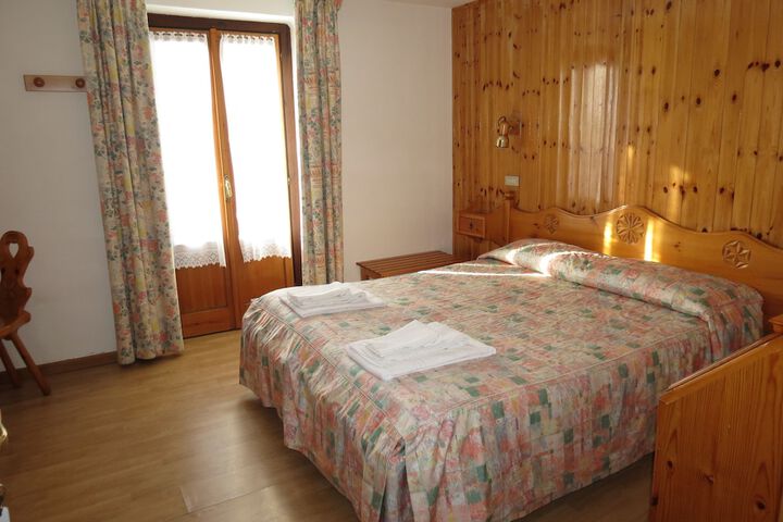 Room 5 of 31