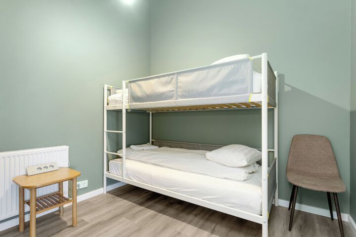 Room 32 of 87