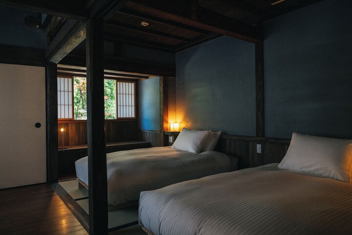 Room 3 of 32