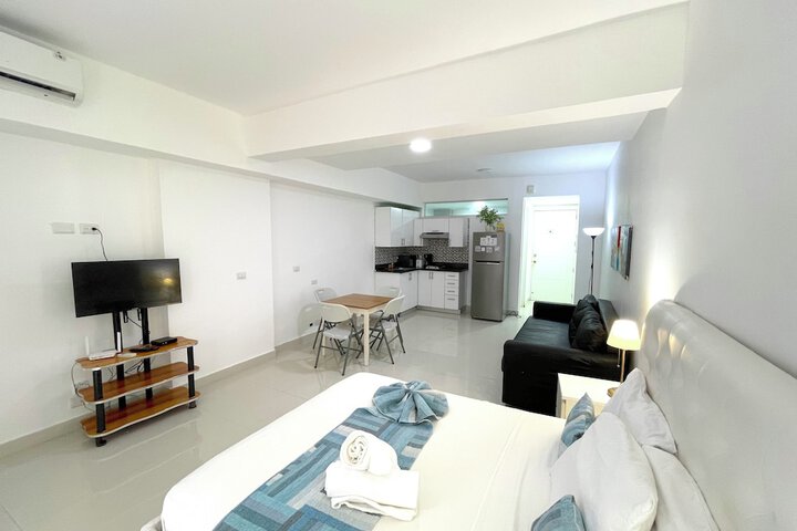 Room 3 of 37