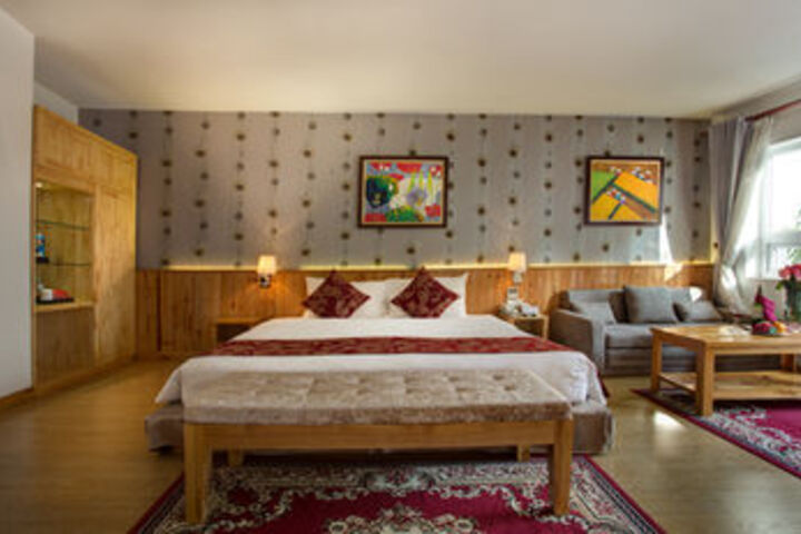 Room 33 of 70