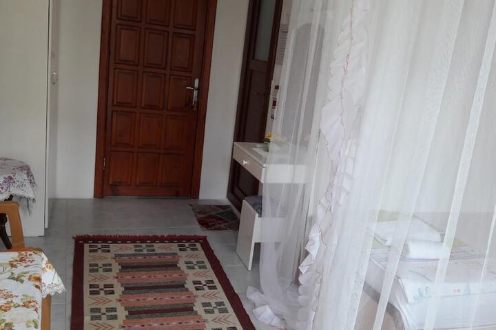 Room 10 of 40