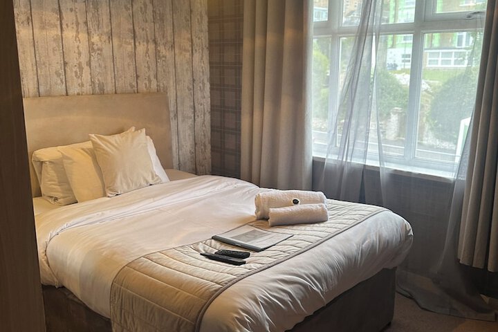 Room 100 of 171