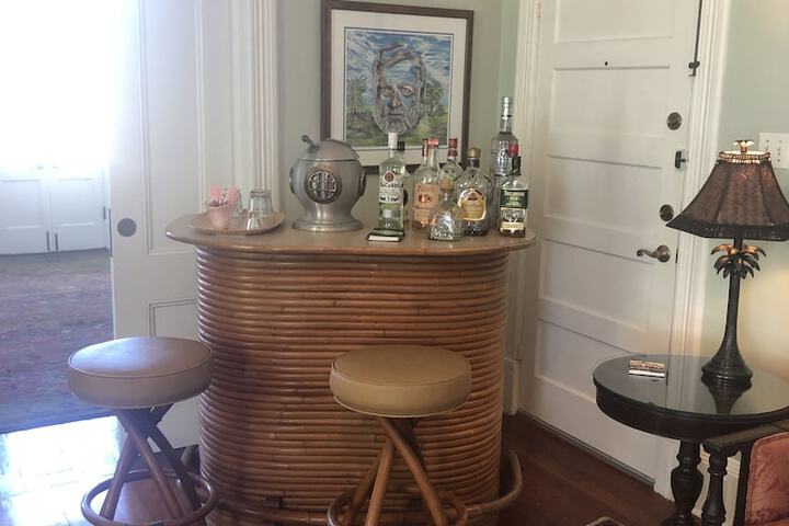 Lounge 53 of 60